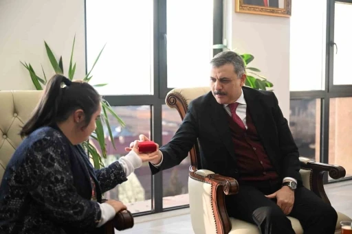 Kısmet&rsquo;ten Vali &Ccedil;ift&ccedil;i&rsquo;ye tatlı takip
