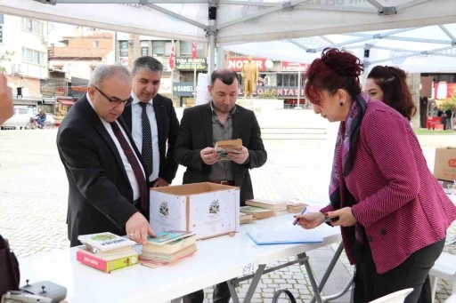 Kitap bağış kampanyası Edremit&rsquo;te başladı
