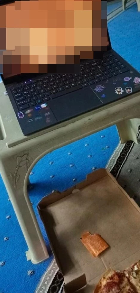 Kız yurdunda pornografik film açıp sosyal medyada paylaştılar
