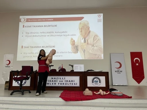 Kızılay Aydın&rsquo;dan &uuml;niversite &ouml;ğrencilerine eğitim
