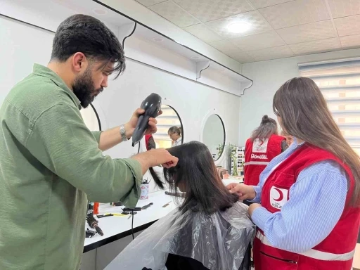 Kızılay’dan bayram öncesi çocuklara ücretsiz saç kesimi ve bakım

