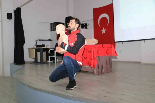 Kızılay&rsquo;dan &ccedil;ocuklara ilk yardım eğitimi
