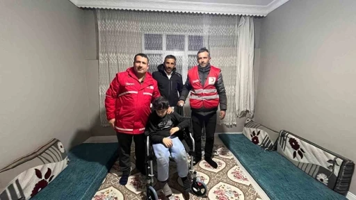 Kızılay&rsquo;dan engelli bireylere tekerlekli sandalye desteği
