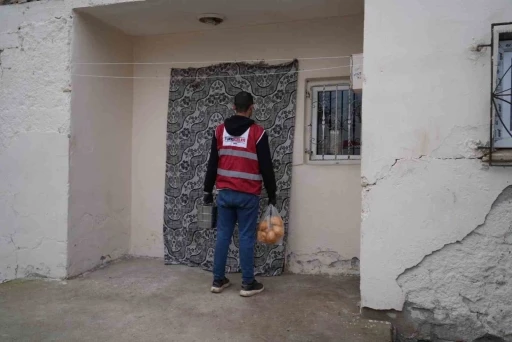 Kızılay&rsquo;dan g&uuml;nl&uuml;k bin kişiye sıcak yemek desteği
