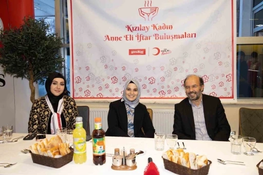 Kızılay Kadın&rsquo;dan anlamlı iftar: Yetimler unutulmadı
