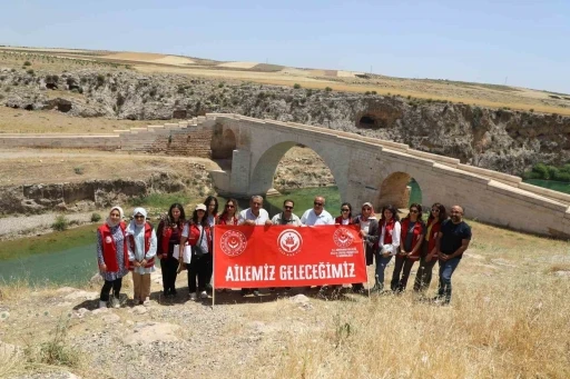 Kızılin Vadisi’nde ‘Ailemiz, geleceğimiz’ pankartı açıldı
