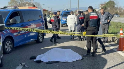 Kızına kahvaltıya giderken feci son: Kaza anı g&uuml;venlik kamerasında
