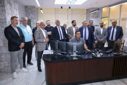 KKTC heyeti AOSB&rsquo;nin dijital altyapısını yerinde inceledi
