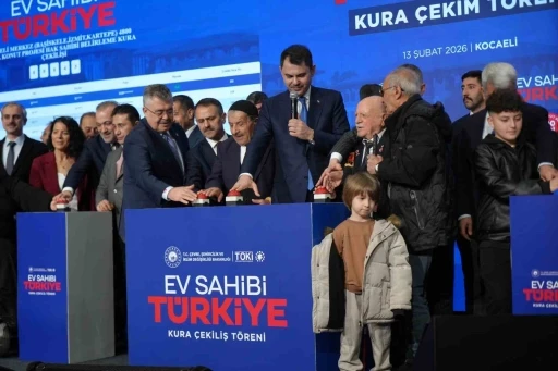 Kocaeli&rsquo;de 10 bin 340 sosyal konutun kura &ccedil;ekimi Bakan Kurum&rsquo;un katılımıyla yapıldı
