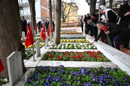 Kocaeli&rsquo;de bayramda şehitliklerde dualar edildi
