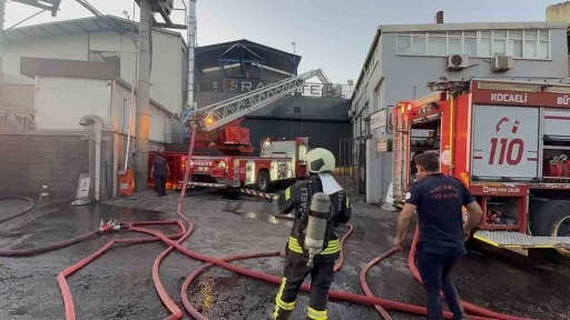 Kocaeli’de demir çelik fabrikasında yangın
