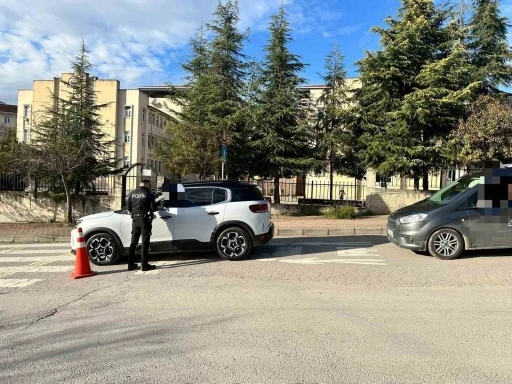 Kocaeli&rsquo;de g&uuml;venli okul denetiminde aranan şahıs yakalandı
