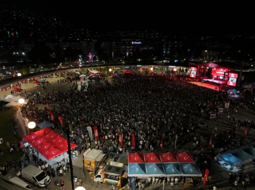Kocaeli&rsquo;de on binler Milli İrade Meydanı&rsquo;nı doldudu
