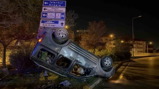 Kocaeli’de ticari araç takla attı: 6 yaralı
