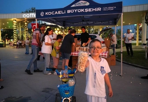 Kocaeli&rsquo;de yaz akşamları m&uuml;zik ve sinema r&uuml;zgarıyla renklendi
