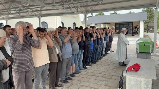 Kocaeli’deki kazada hayatını kaybeden Düzceli sürücü toprağa verildi
