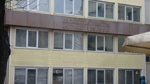 Kocaeli &Uuml;niversitesi G&uuml;zel Sanatlar Fak&uuml;ltesi, depreme dayanıklı olmadığı i&ccedil;in m&uuml;h&uuml;rlendi
