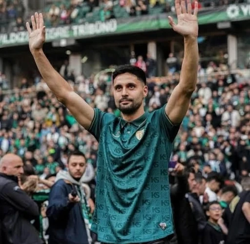 Kocaelispor, Tarkan Serbest ile yollarını resmen ayırdı
