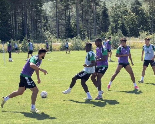 Kocaelispor, Topuk Yaylası&rsquo;nda yeni sezon hazırlıklarını s&uuml;rd&uuml;r&uuml;yor

