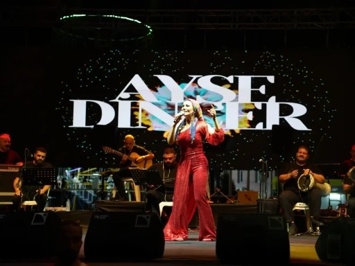 Ko&ccedil;arlı&rsquo;da &ccedil;am fıstığı festivali Ayşe Din&ccedil;er konseriyle ta&ccedil;landı
