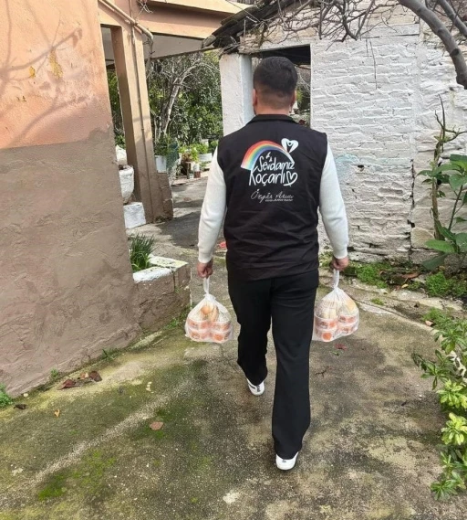 Ko&ccedil;arlı&rsquo;da ihtiya&ccedil; sahiplerine sıcak yemek ve yakacak desteği
