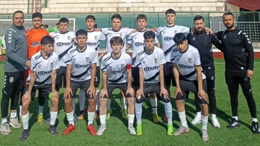 Kocasinan Şimşekspor, U16 T&uuml;rkiye Şampiyonasında ikinci tura y&uuml;kseldi
