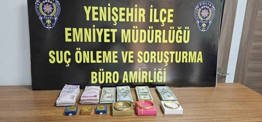 Kocasından altınları saklamak için hırsızlık süsü verdi
