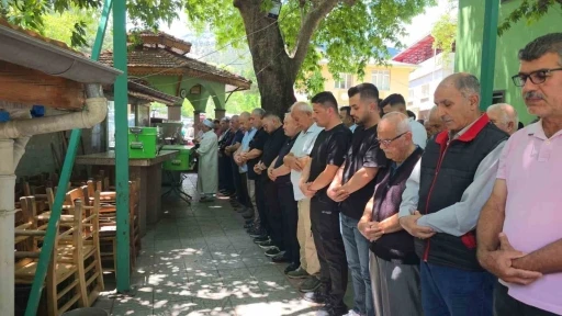 Kocasının &ouml;ld&uuml;rd&uuml;ğ&uuml; Aslıhan &ouml;ğretmen ve babası toprağa verildi
