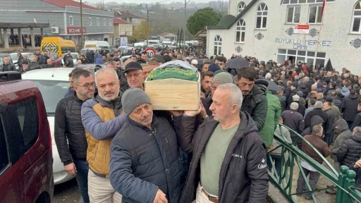 Kolunu silaj makinesine kaptırarak ölen çocuk toprağa verildi
