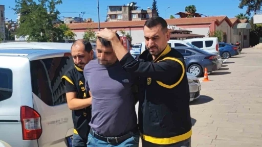Komşunu öldürüp kızını yaralayan zanlı tutuklandı
