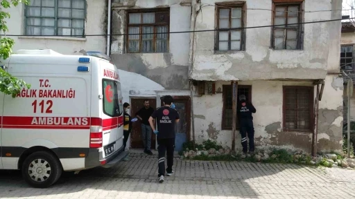 Komşusu camdan seslendi, cevap gelmeyince öldüğü ortaya çıktı
