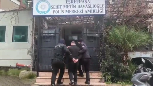 Konak polisinden ka&ccedil;amadılar: 2 firari yakalandı
