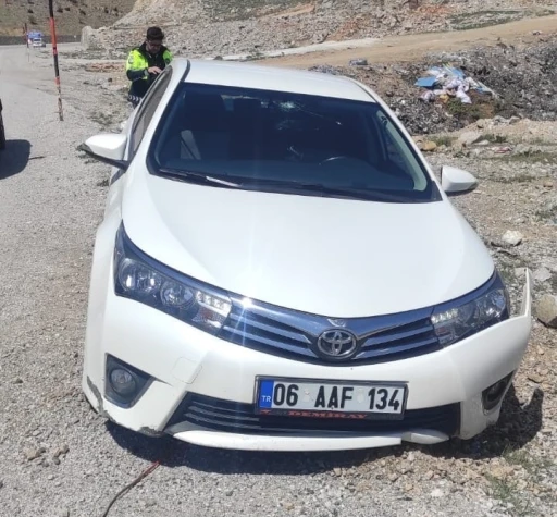 Kontrolden çıkan araç karşı şeride geçti: 1 yaralı
