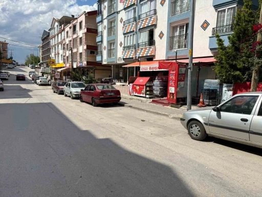 Kontrolden &ccedil;ıkan kamyoneti i&ccedil;ine atlayarak durdurmayı başaran fırıncı facianın &ouml;n&uuml;ne ge&ccedil;ti
