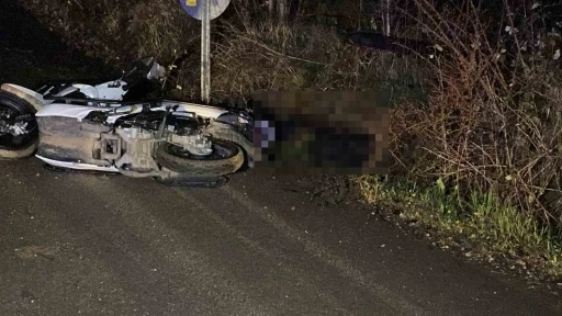 Kontrolden &ccedil;ıkan motosiklet devrildi: 1 &ouml;l&uuml;
