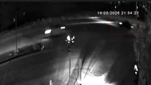 Kontrolden &ccedil;ıkan otomobil tren yoluna u&ccedil;tu, 3 kişi yaralandı
