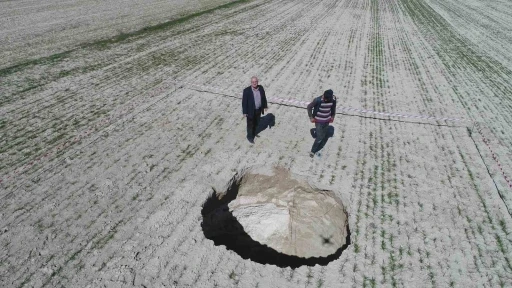 Kontrols&uuml;z ve yoğun yeraltı suyu kullanımının bedeli: Ovadaki obruklar
