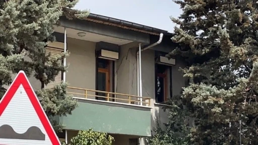 Konya&rsquo;da 2 binada oluşan &ccedil;atlaklar sonrası vatandaşlar tahliye edildi
