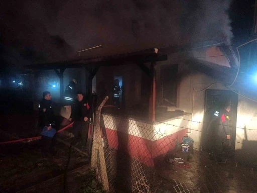 Konya&rsquo;da bağ evinde yangın paniği
