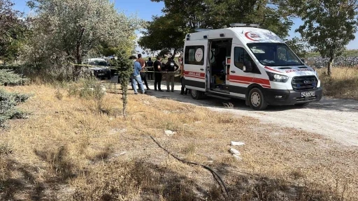 Konya’da bir genç yol kenarında ölü bulundu
