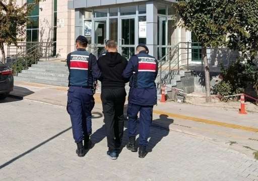 Konya&rsquo;da bir kişiyi silahla vurarak &ouml;ld&uuml;ren şahıs Karaman&rsquo;da yakalandı
