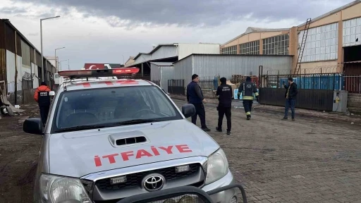 Konya&rsquo;da dondurma deposunda amonyak gazı sızıntısı: 1 iş&ccedil;i hastaneye kaldırıldı
