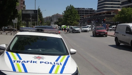 Konya’da hatalı dönüş kazası: 3 yaralı
