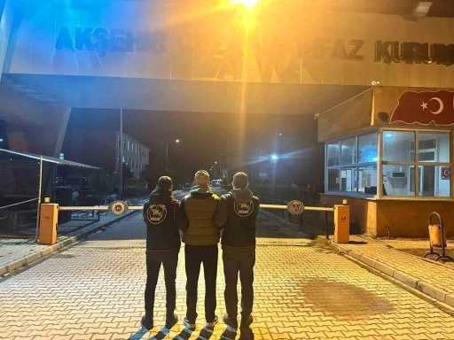 Konya&rsquo;da jandarmadan aranan şahıslara sıkı takip
