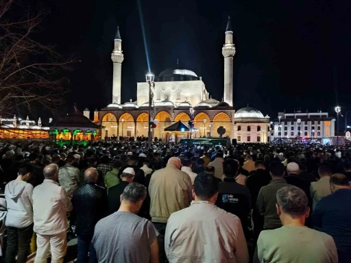 Konya’da Kadir Gecesi coşkusu
