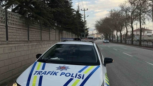 Konya&rsquo;da motosiklet otob&uuml;s durağına &ccedil;arptı: 1 &ouml;l&uuml;
