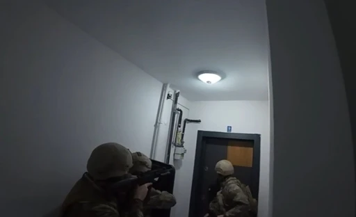 Konya&rsquo;da organize su&ccedil; &ouml;rg&uuml;t&uuml;ne şafak operasyonu: 25 g&ouml;zaltı
