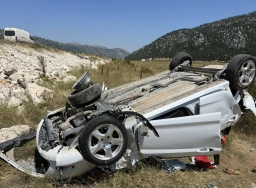Konya’da otomobil şarampole devrildi: 5 yaralı
