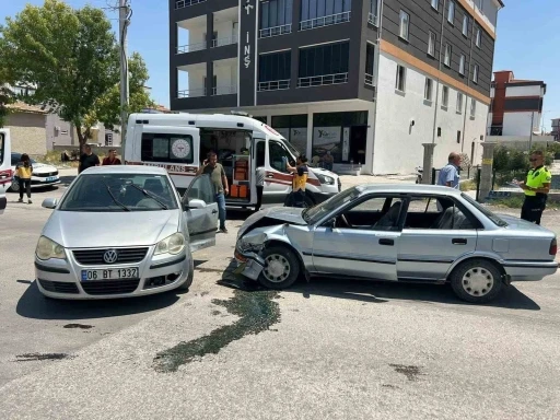 Konya’da otomobiller çarpıştı: 6 yaralı
