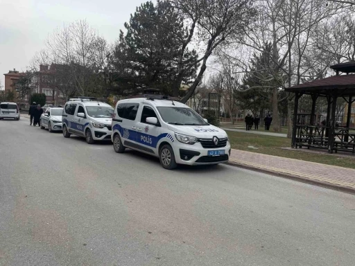 Konya&rsquo;da parktaki tartışma kanlı bitti: 1 yaralı
